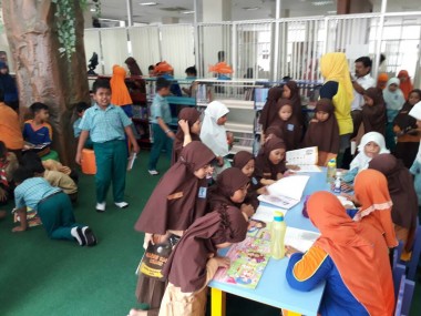 Kunjungan SD IT Permata Padang ke Perpustakaan Provinsi Sumatera Barat