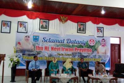 Pembinaan Kerajinan unggulan Sumatera Barat  di Kab. Kep Mentawai