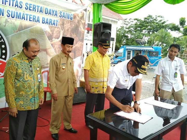 Gubernur Sumbar Tandatangani MoU Peningkatan Produksi Ternak