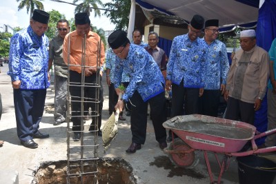 KADISDIK SUMBAR LETAKAN BATU PERTAMA TOKO KOPERASI