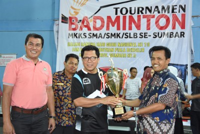 PB HANDAYANI DISDIK SUMBAR GELAR TURNAMEN BADMINTON