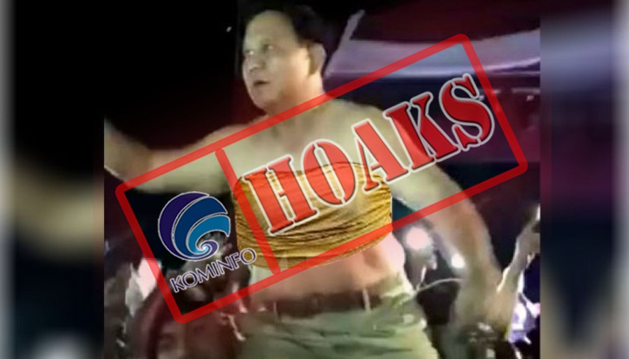 Foto Pak Prabowo sedang menggunakan kemben [Hoax]