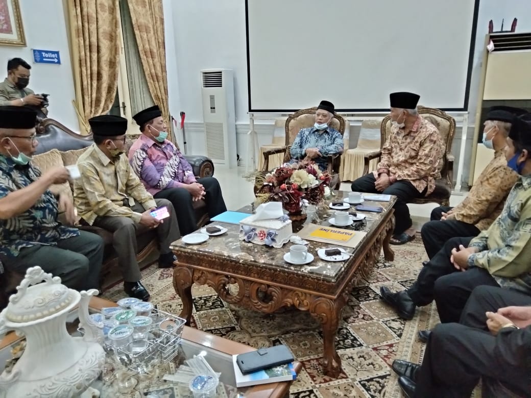 Gubernur Mahyeldi dan Bakor KAN Sepakat Perkokoh Adat