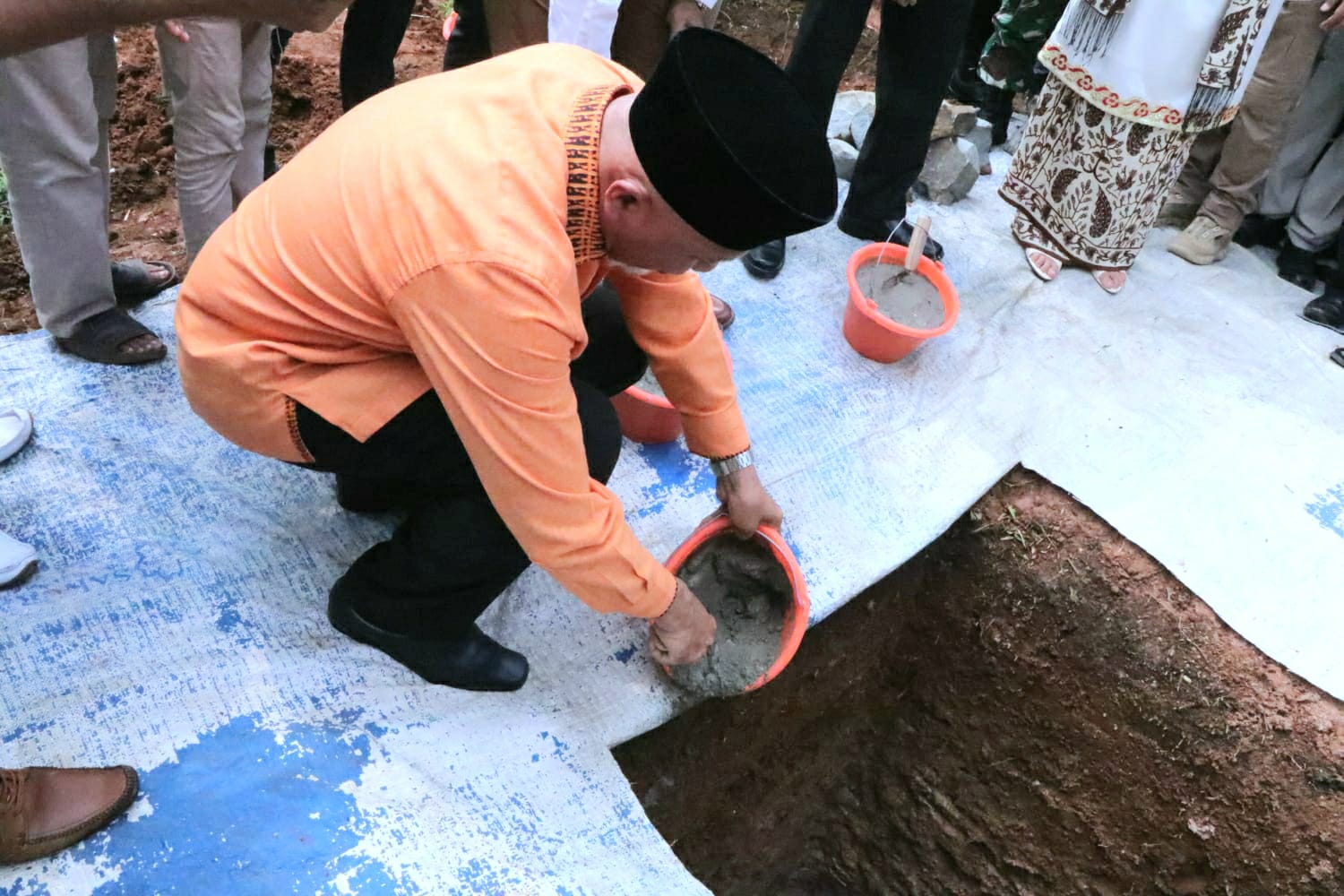 Gubernur Sumbar Letak Batu Pertama Masjid Al Minangkabauwi Tangerang