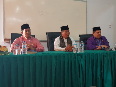 Ustadz Zul Alfi Ingatkan Muhasabah Diri dalam Wirid di Dinas PMD Sumbar