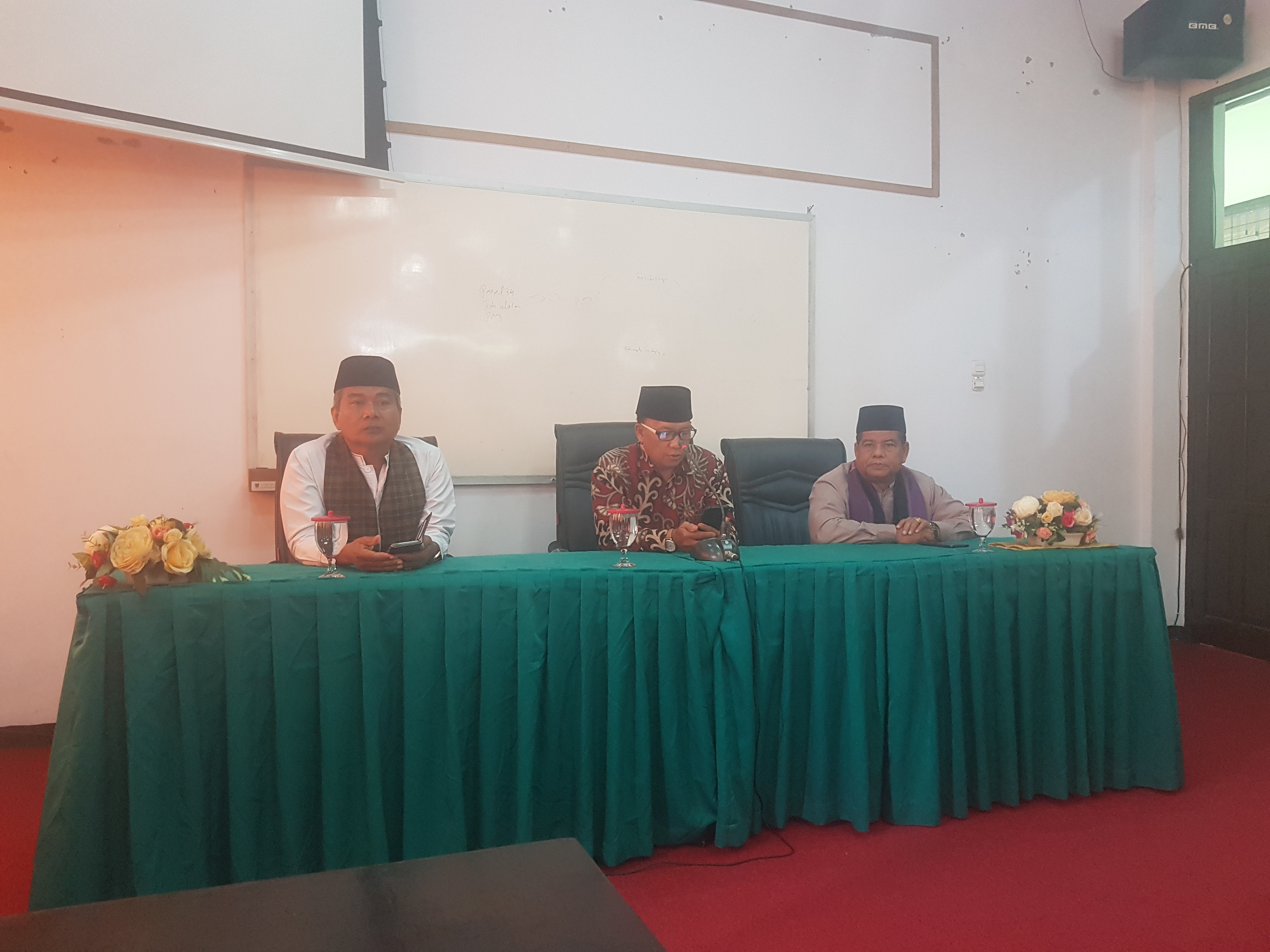 Wirid Mingguan di Dinas PMD Sumbar, Ustadznya Syahrial Syaher