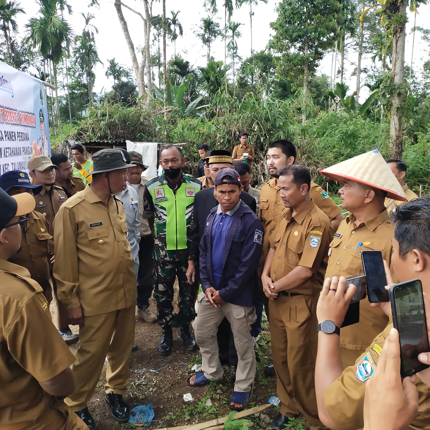 Gubernur Buya Mahyeldi Kunjungi Nagari Talu, Puji Upaya Ketahanan Pangan
