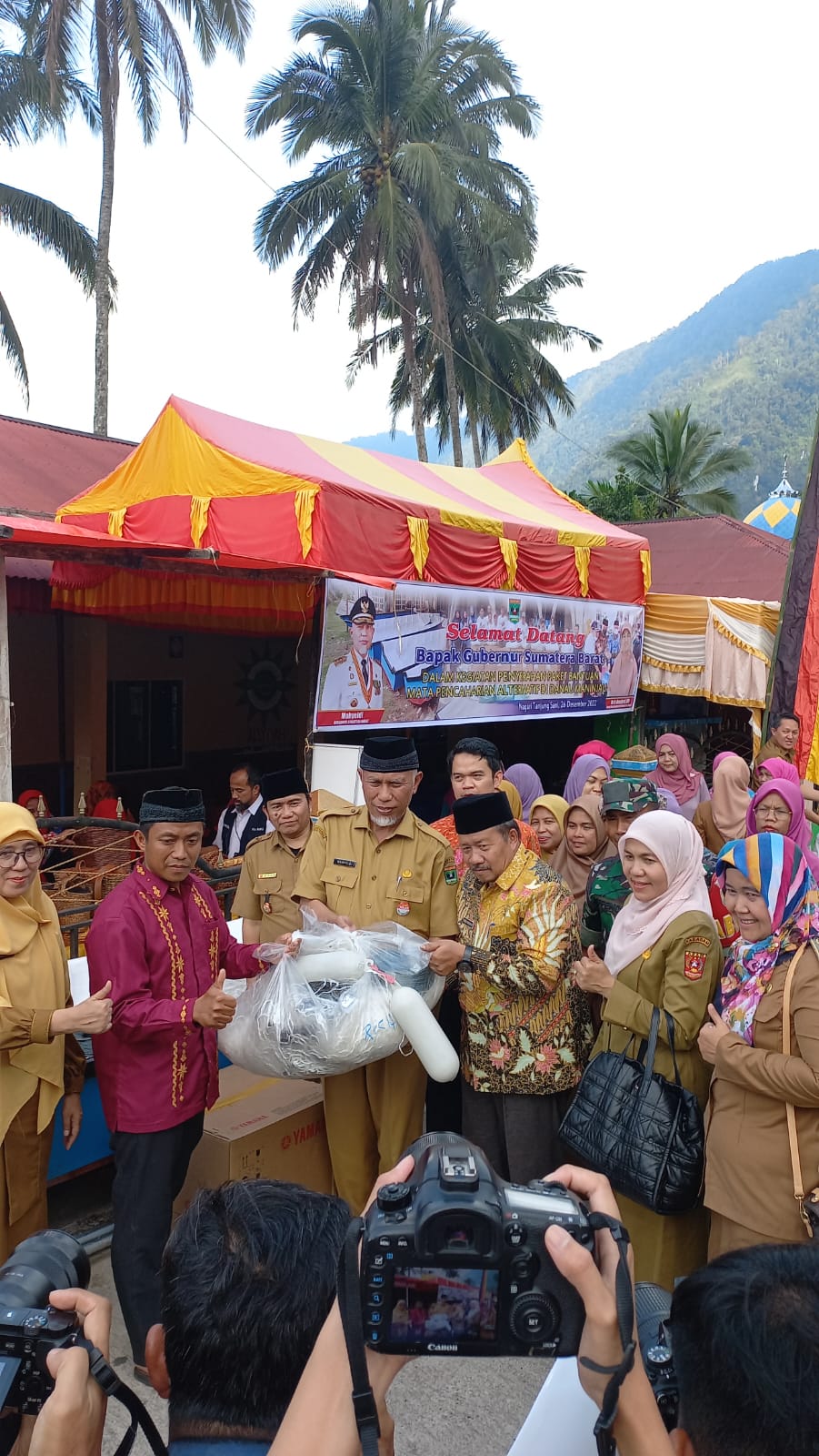 Gubernur Serahkan MPA sebagai Solusi Permasalahan Danau Maninjau