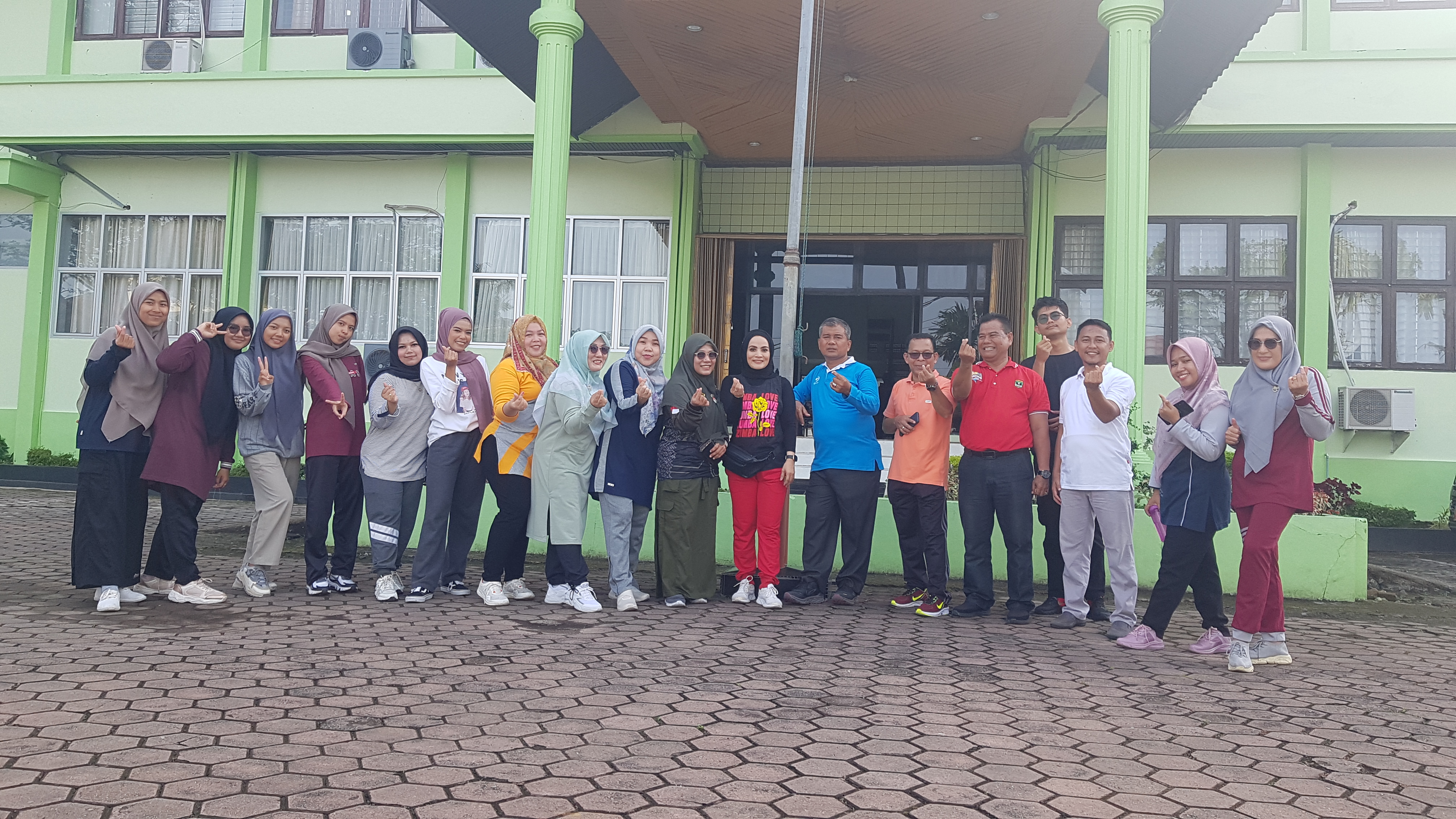 Senam Sehat Dinas PMD, Amasrul : Kita Perlu ASN yang Bersemangat!