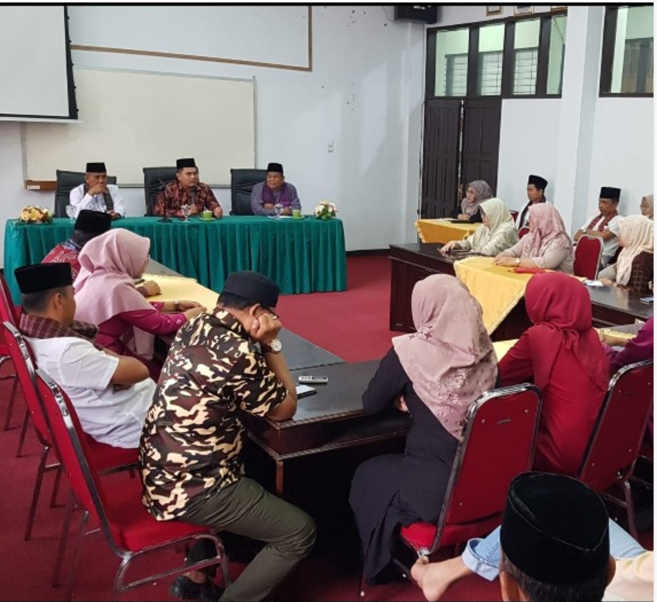Ustadz Shadam di DPMD Sumbar, Jadilah Orang yang Beruntung dalam Ibadah