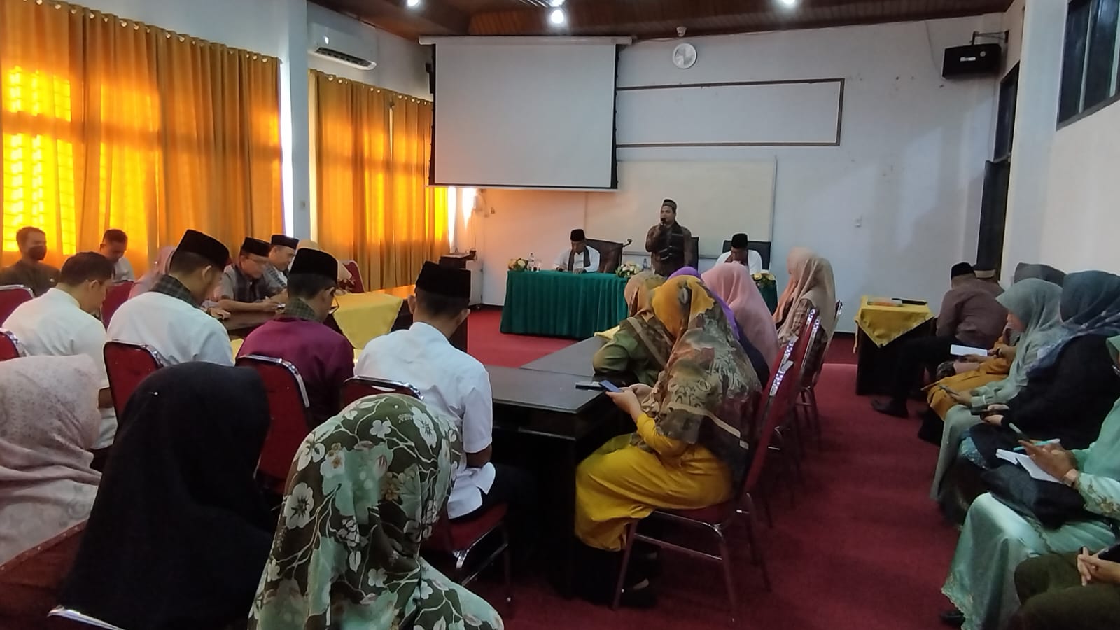 Wirid Mingguan di Dinas PMD Sumbar, Apa Saja Isi Tausyah Ustadz Suherdi?