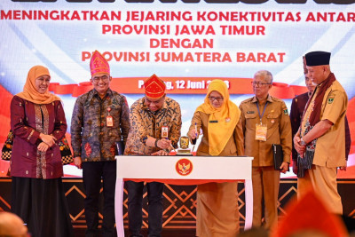 Penandatanganan Kerjasama DKP Sumbar dengan DKP Jatim