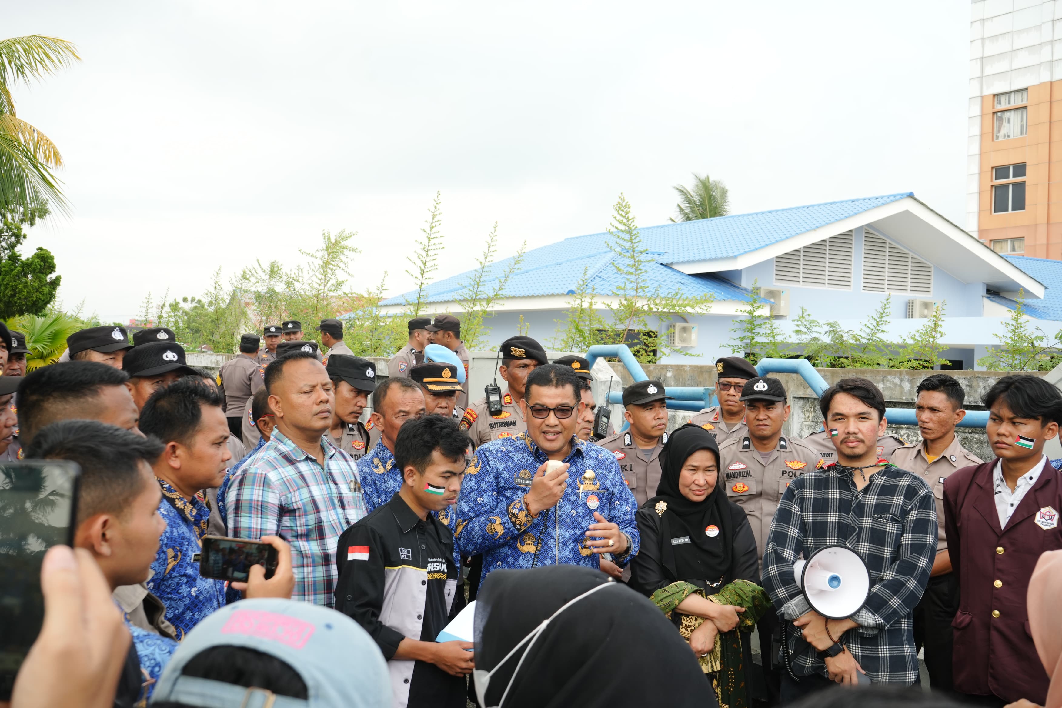 Kadishub dan Kadis Kominfotik Sumbar Terima Aspirasi Mahasiswa Tuntut Cabut Izin Grab