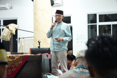 Pimpin TSR VIII Sumbar, Wadan Lantamal II Padang Serahkan Bantuan Hibah ke Masjid Jami’atul A’la Bayang